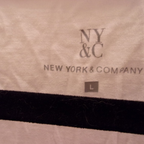 LG NY&CO TOP, 2 NWT EARRINGS. K6 - Picture 2 of 8